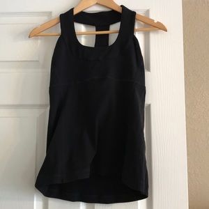 Lululemon tank. Excellent condition. Sz 6 no tag